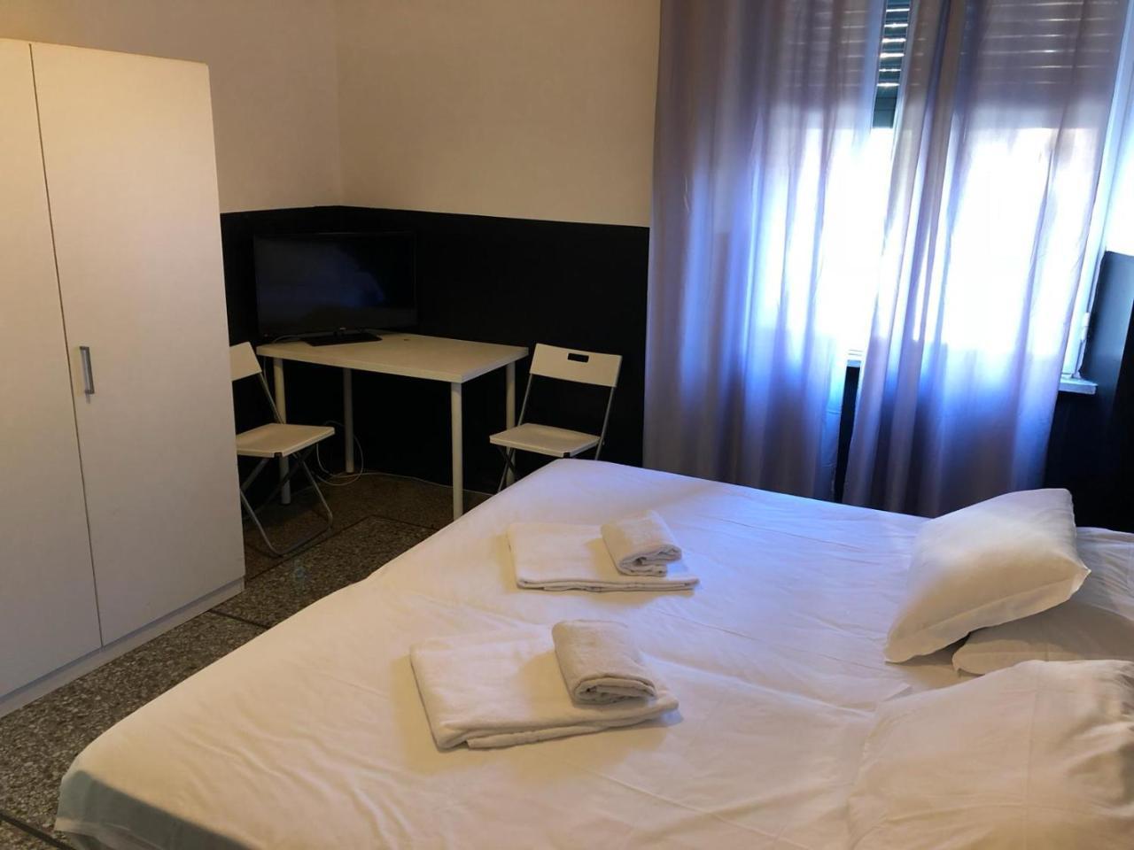 Отель Mangia E Dormi Roma Экстерьер фото